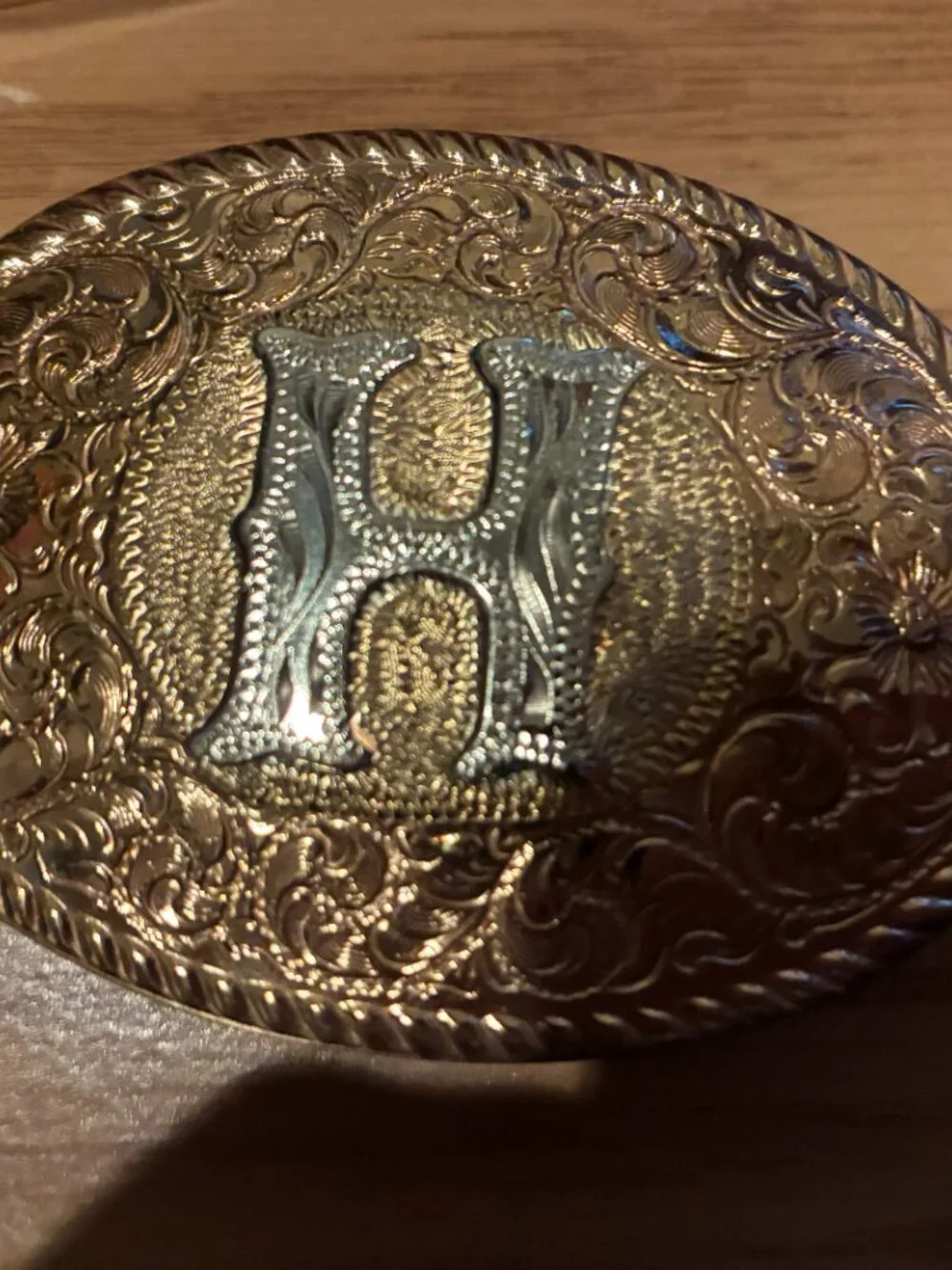 Belt buckle letter 